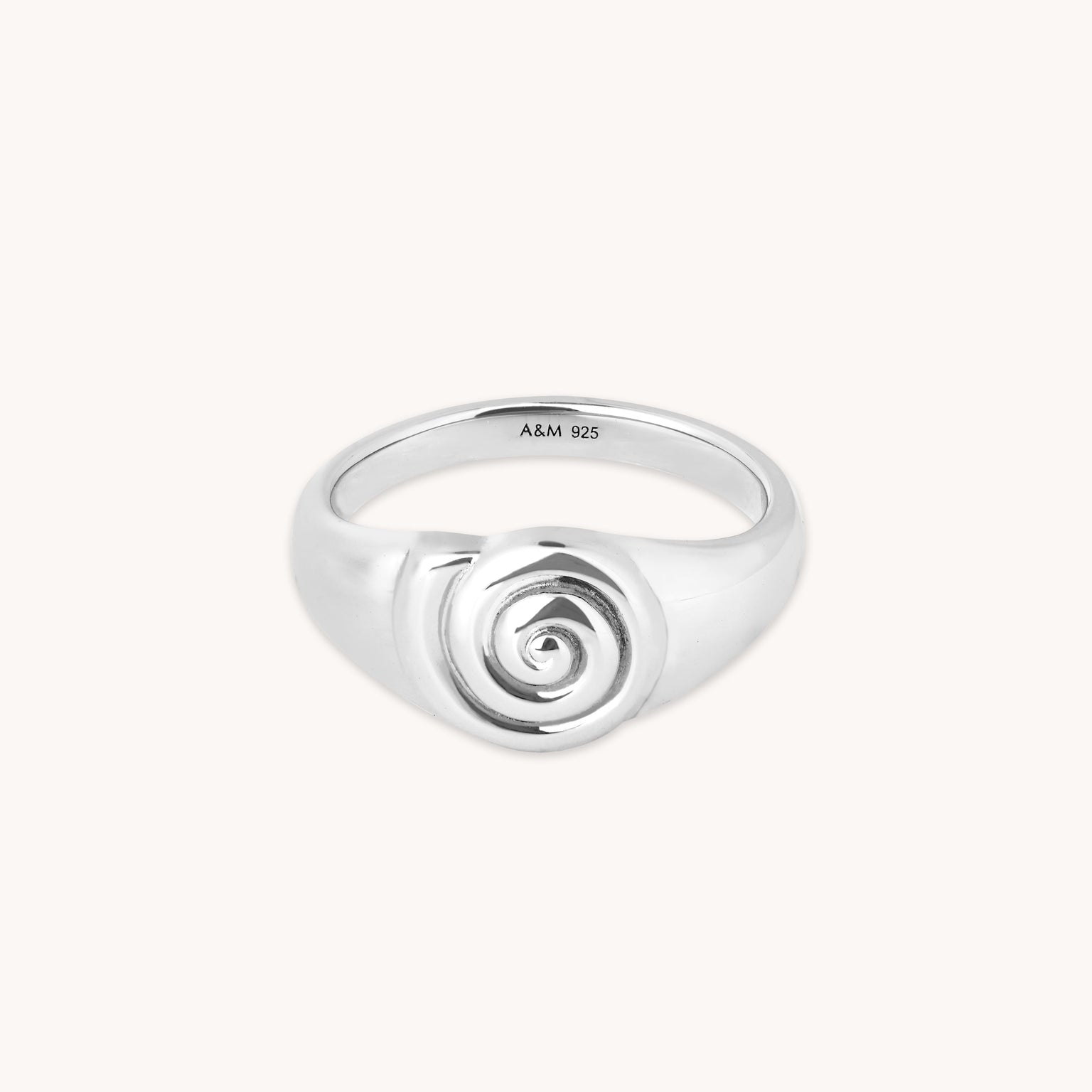 Shell Signet Ring in Silver