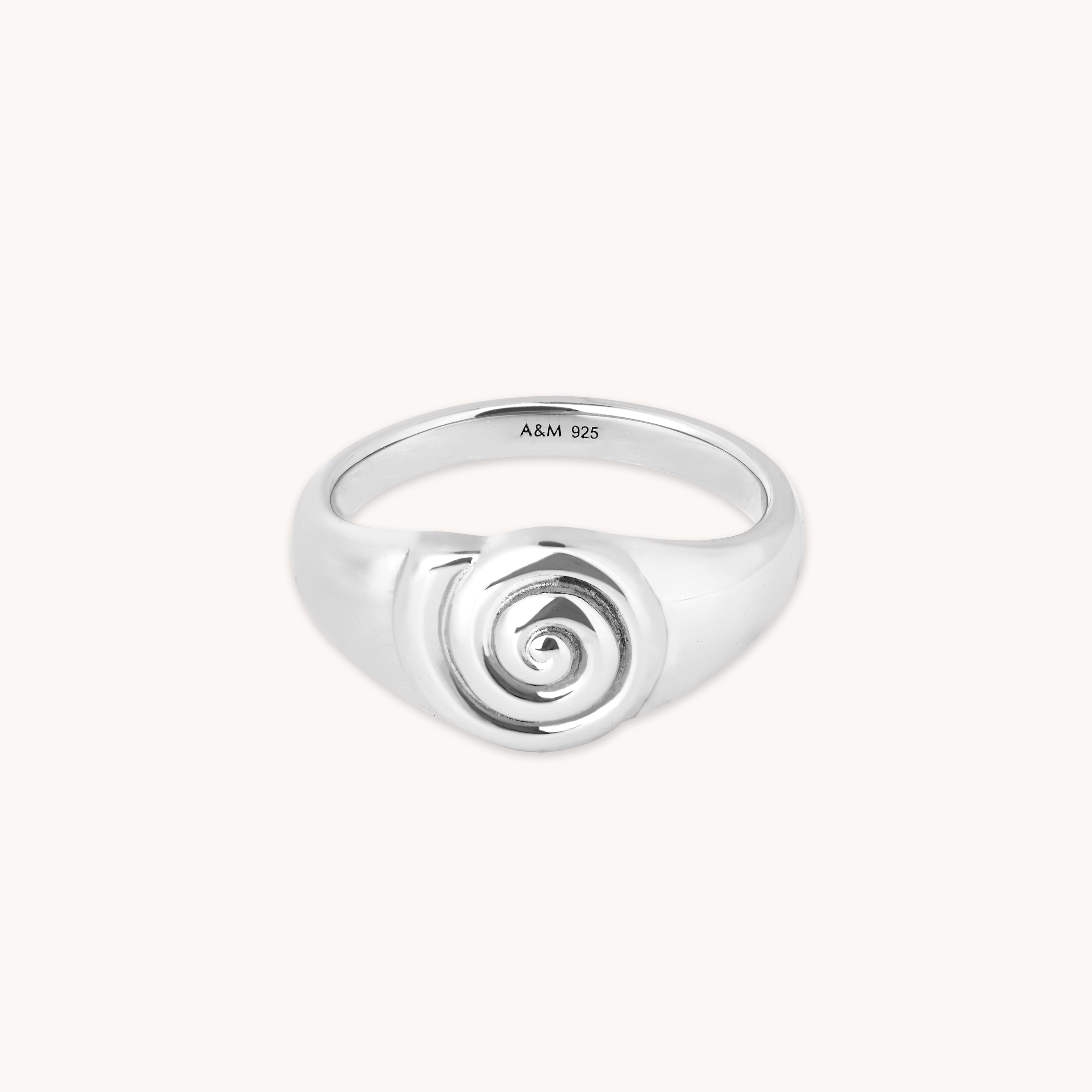 Shell Signet Ring in Silver